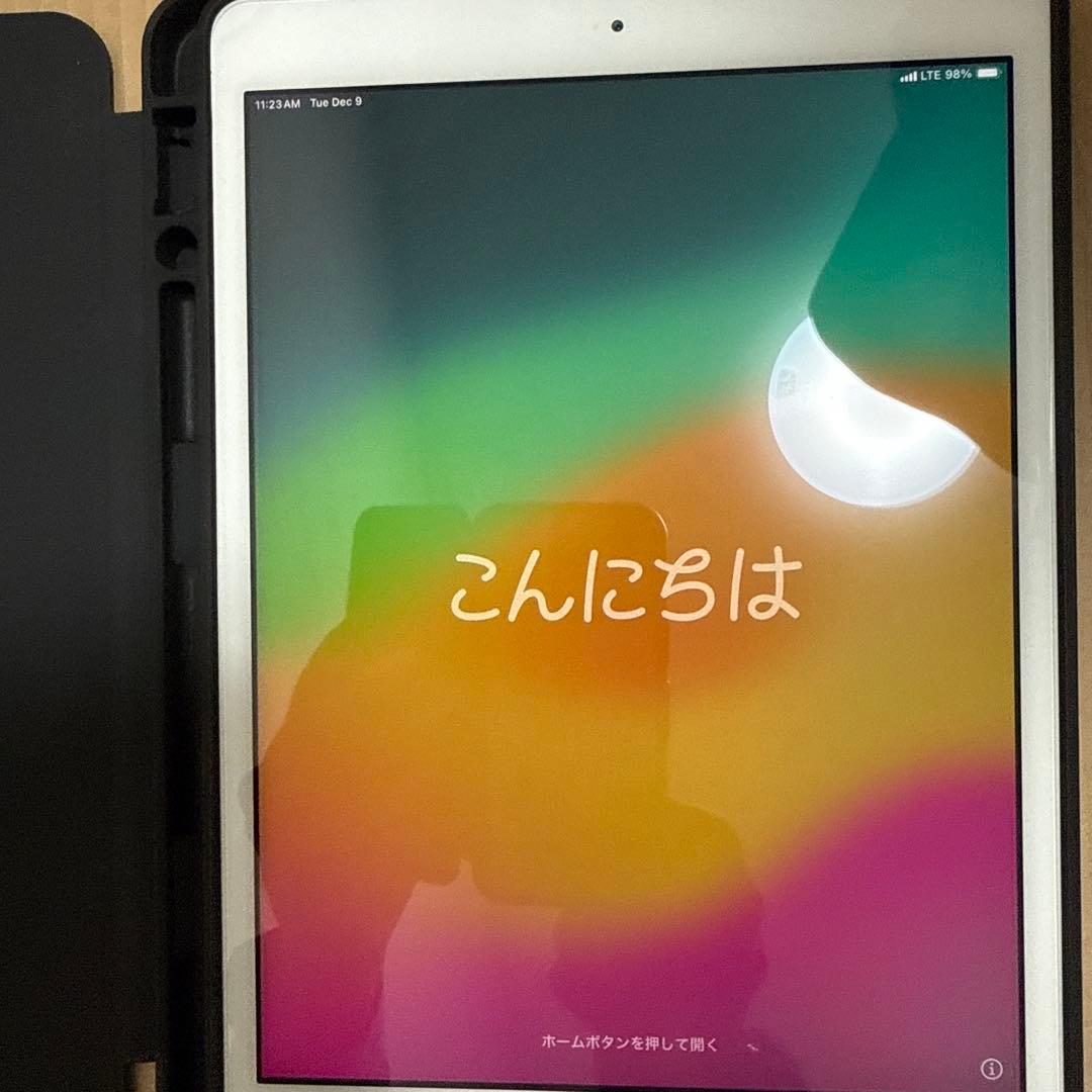 iPad 第8世代　Wi-Fiセルラー32Gシルバー 美品ほぼ未使用ケース付
