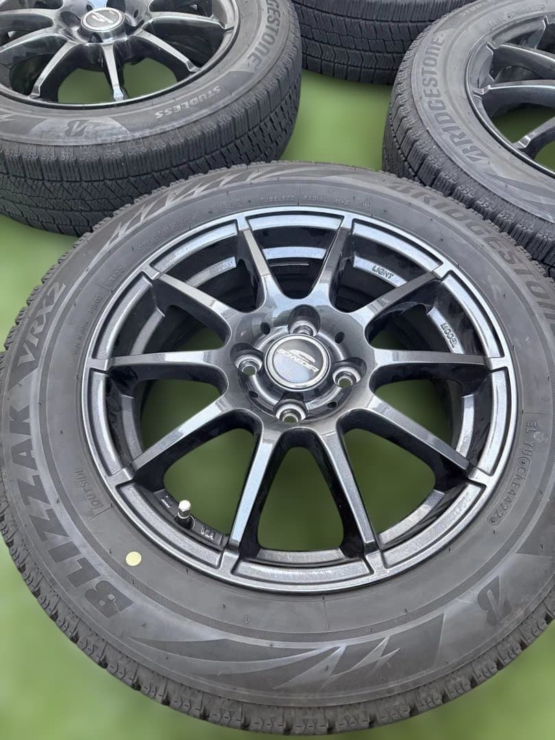 ブリヂストン BLIZZAK スタッドレスタイヤ　175/65R15 バリ山