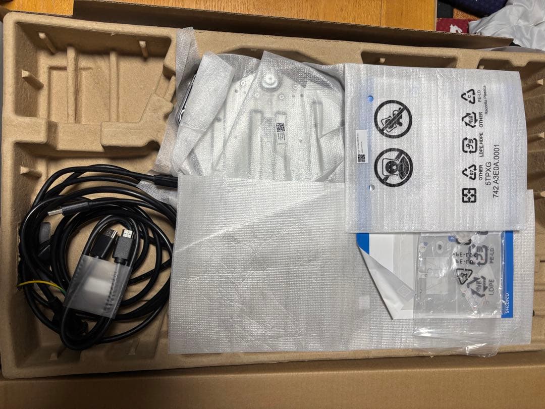 DELL ディスプレイ 本体