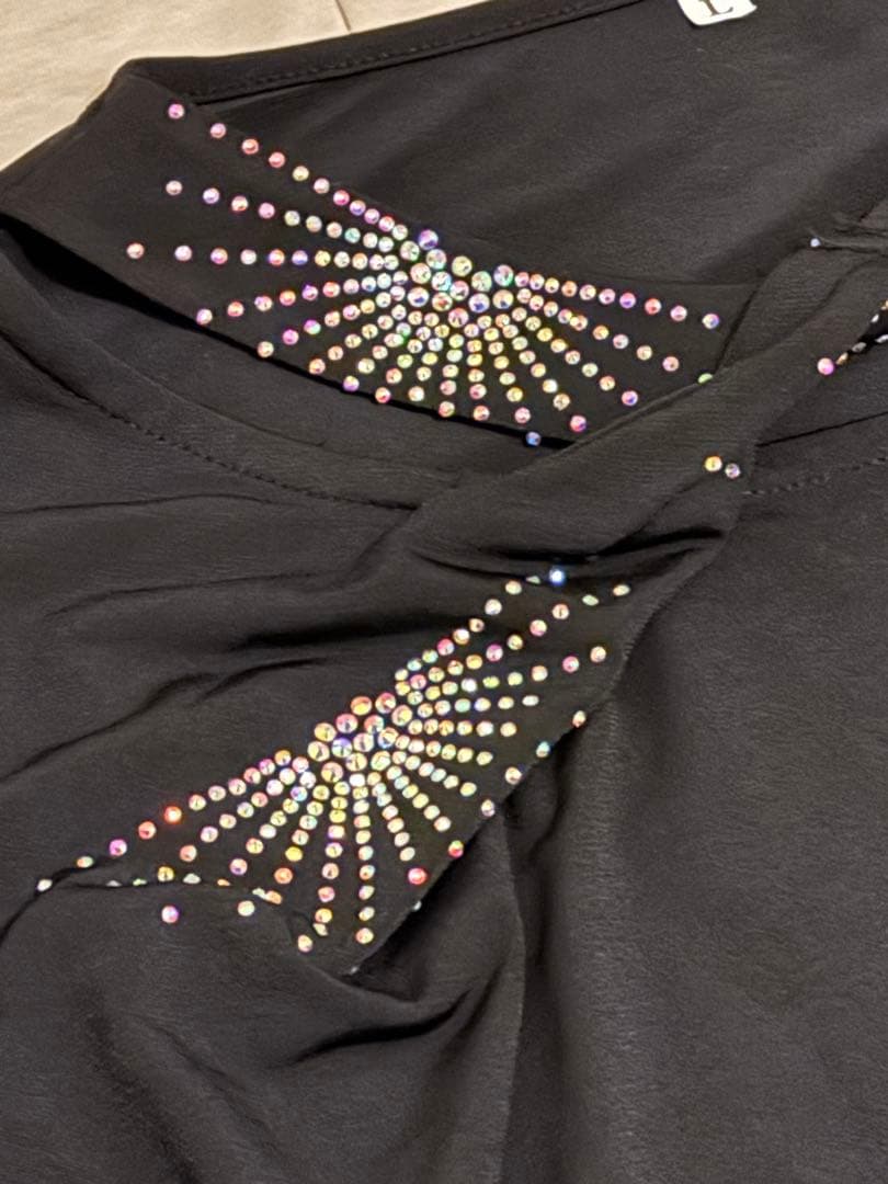 TAKA DANCE ストーン付きブラウス