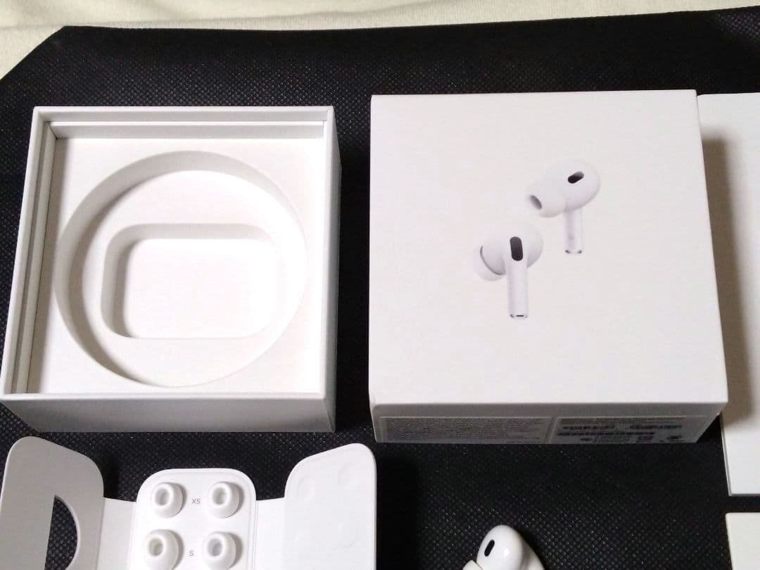 AirPods Pro第2世代 正規品　右耳のみ　充電ケース付　箱付　動作確認済