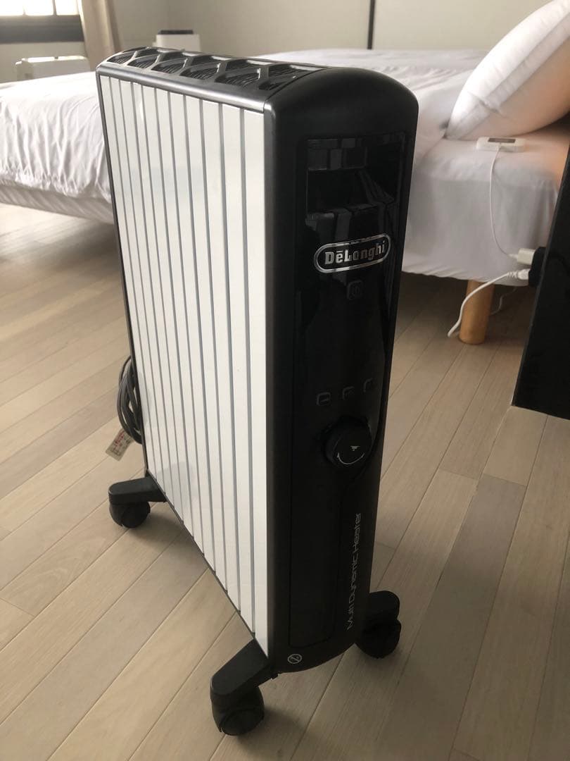 デロンギ★マルチダイナミックヒーター 10〜13畳用　MDHU15-BK
