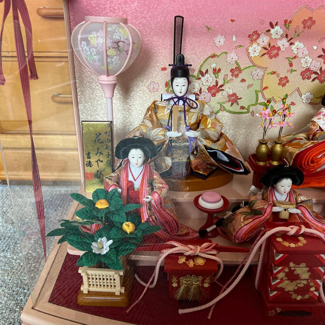 伝統的な雛人形セット