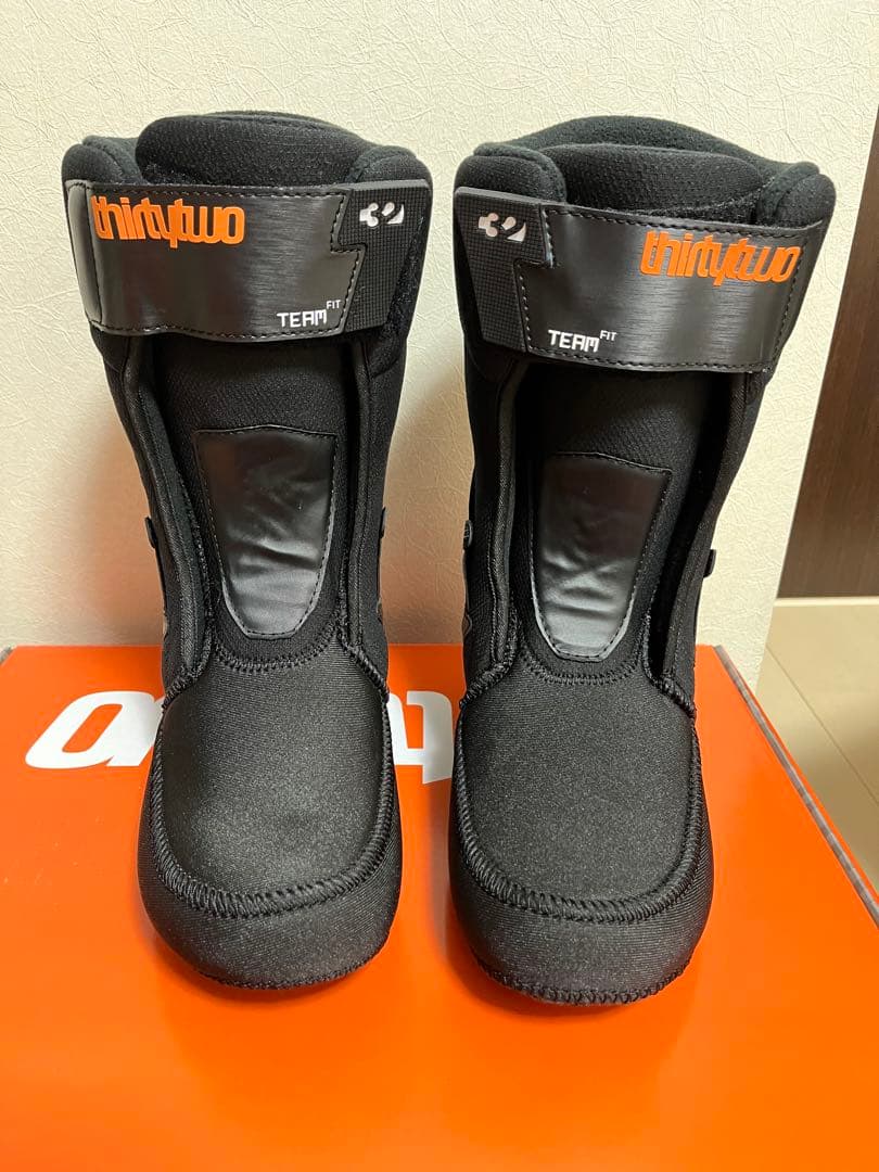 美品thirtytwo LASHED x VOLCOM 24-25 27.5cm