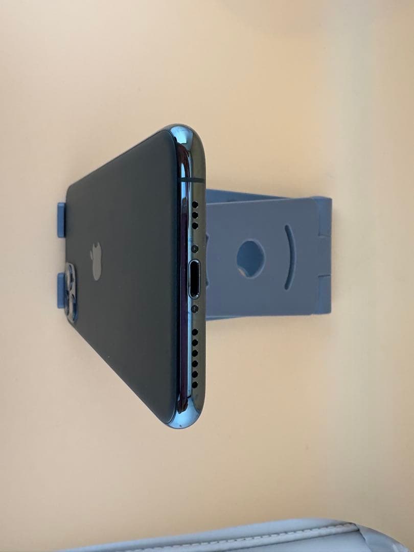 iPhone 11 Pro 64GB ミッドナイトグリーン バッテリー100%