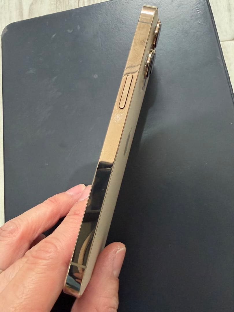 スマートフォン本体 iPhone 13pro 256G gold