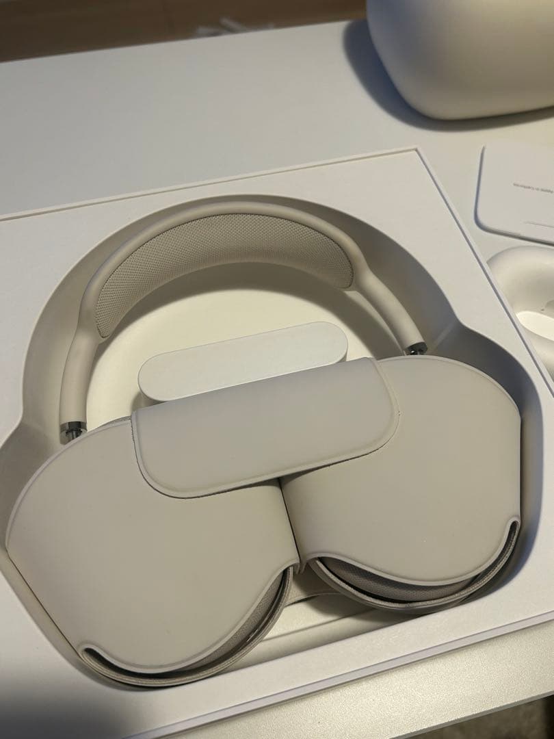 AirPods max スターライト