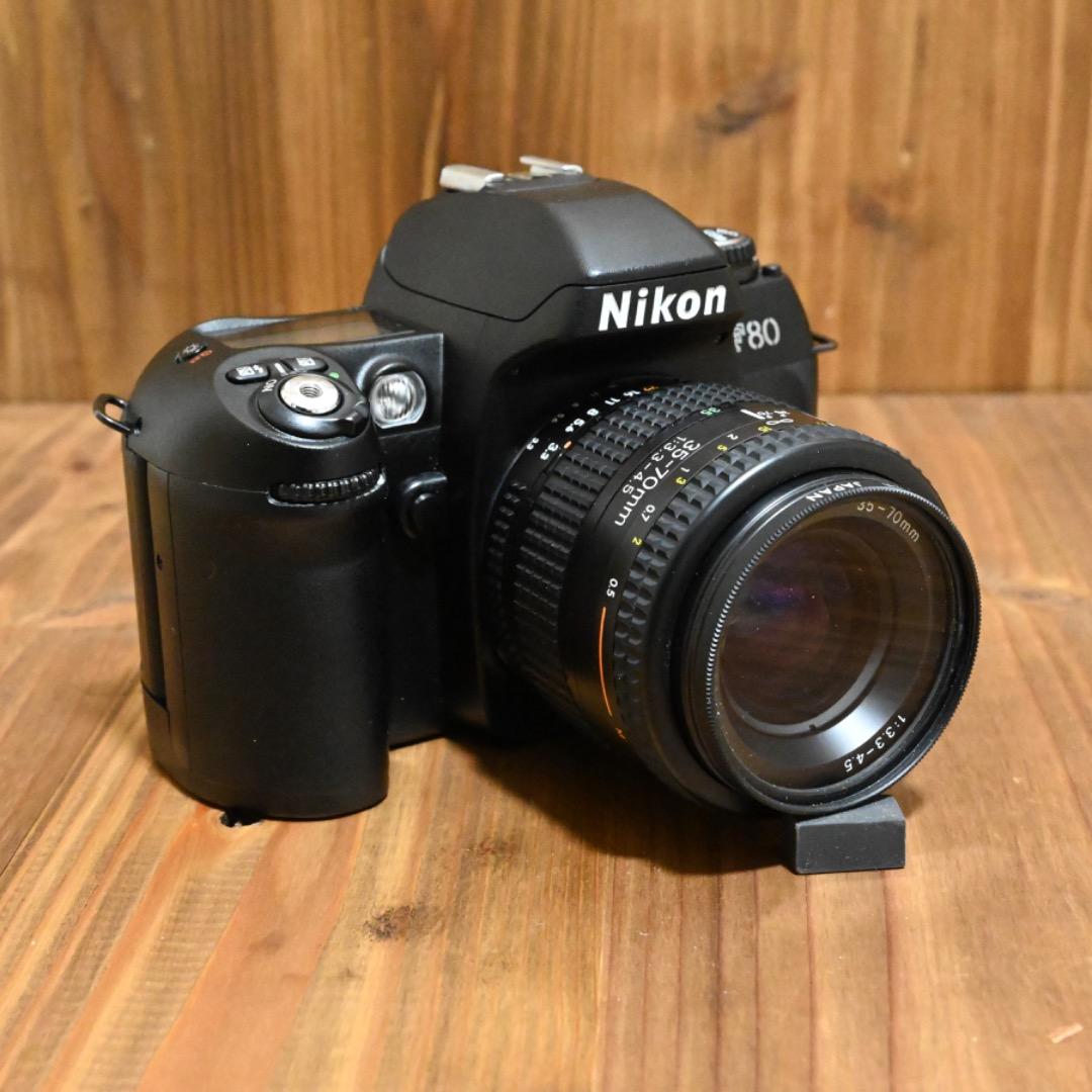 フィルムカメラの完成型。Nikon F80D＋標準レンズ+ストラップ新品