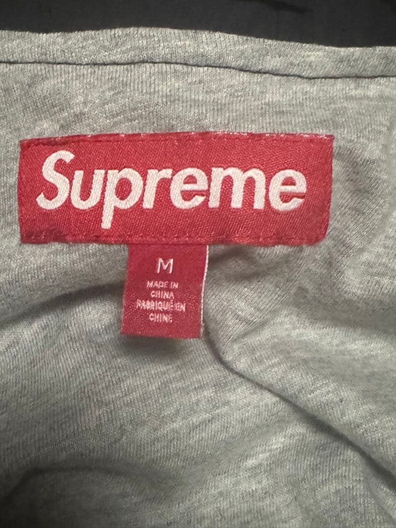 シュプリーム Supreme Old English Arc Coaches