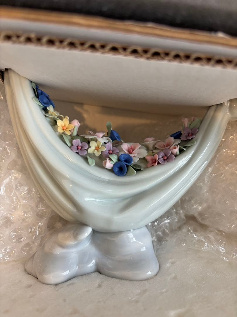 リヤドロ　LLADRO 平和の花かご