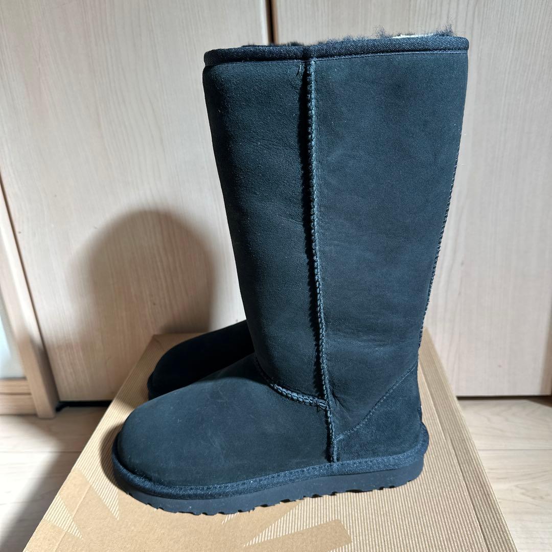 【新品】UGG レディースムートンブーツ 黒 24.0 classic tall