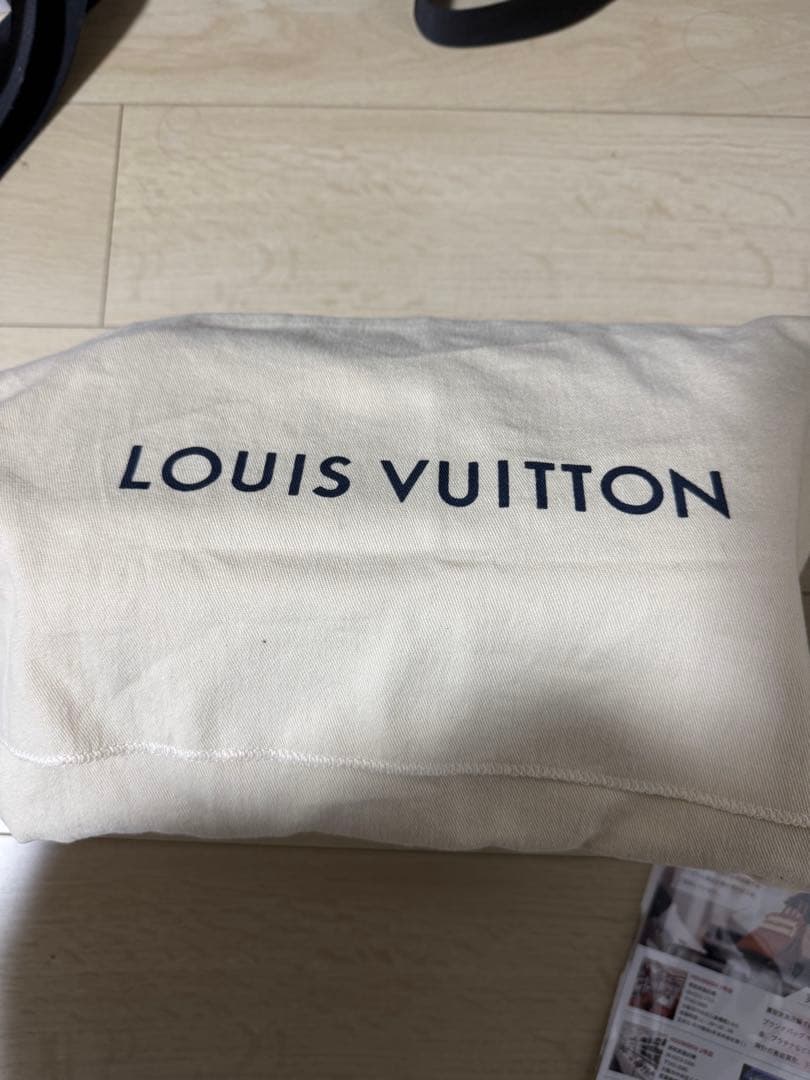 Louis Vuitton Sロック ヴェルティカル・ウェアラブル ウォレット