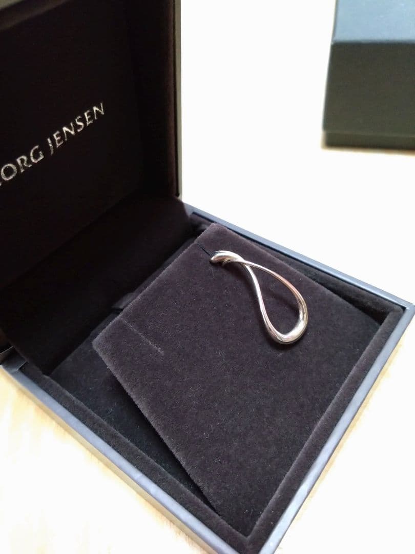   ジョージジェンセン マーシーイヤーフープ片耳