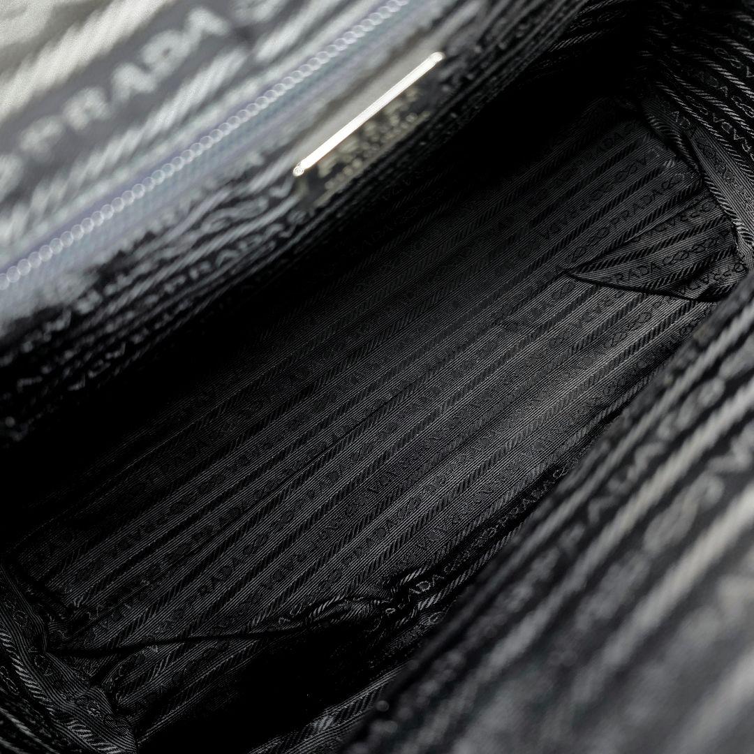 美品 プラダ 三角ロゴ テスート レザー ビジネスバッグ トートバッグ