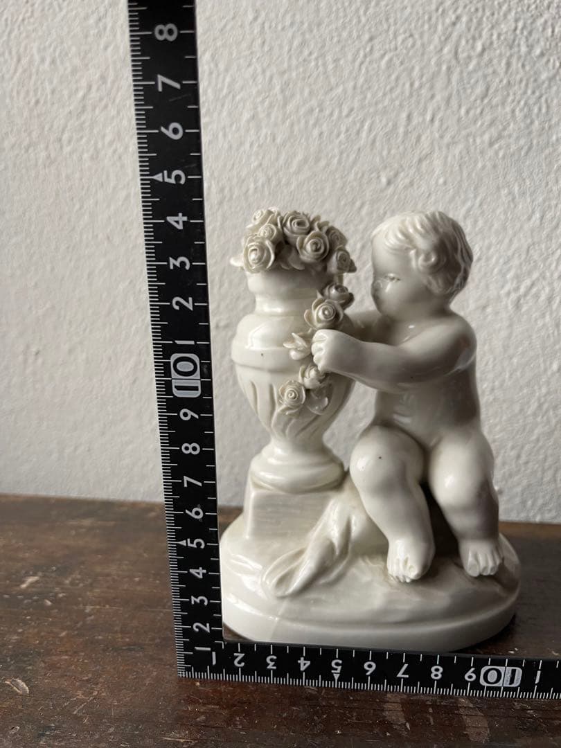 カポディモンテ　イタリアナポリ窯　エンジェル天使とバラの置物