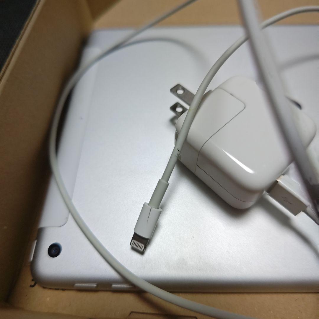 Apple iPad シルバー 128GB本体 正規品充電器付