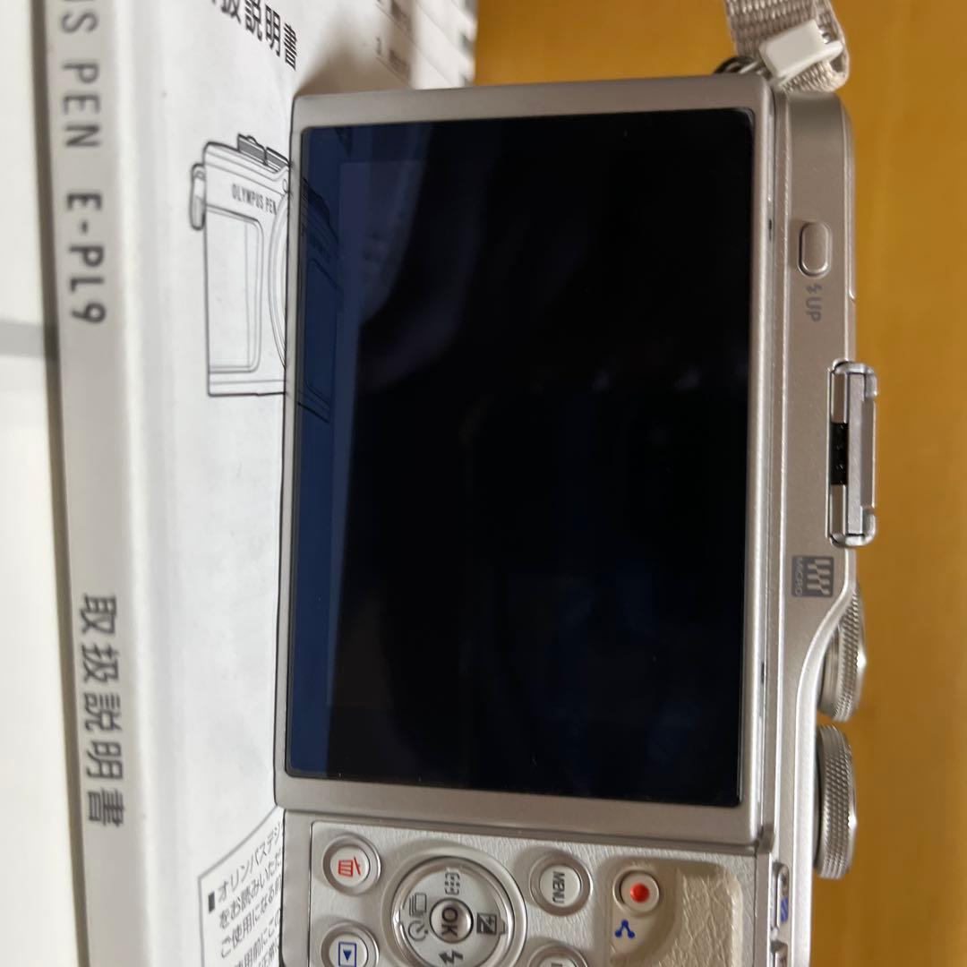 【未使用に近い箱あり】Olympus Pen E-PL9 レンズ２本