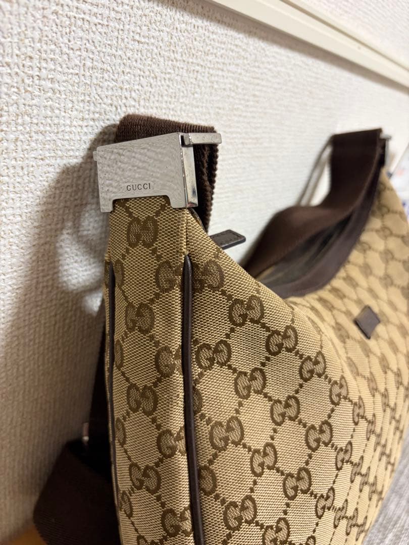 GUCCI ベージュ GGパターン ショルダーバッグ