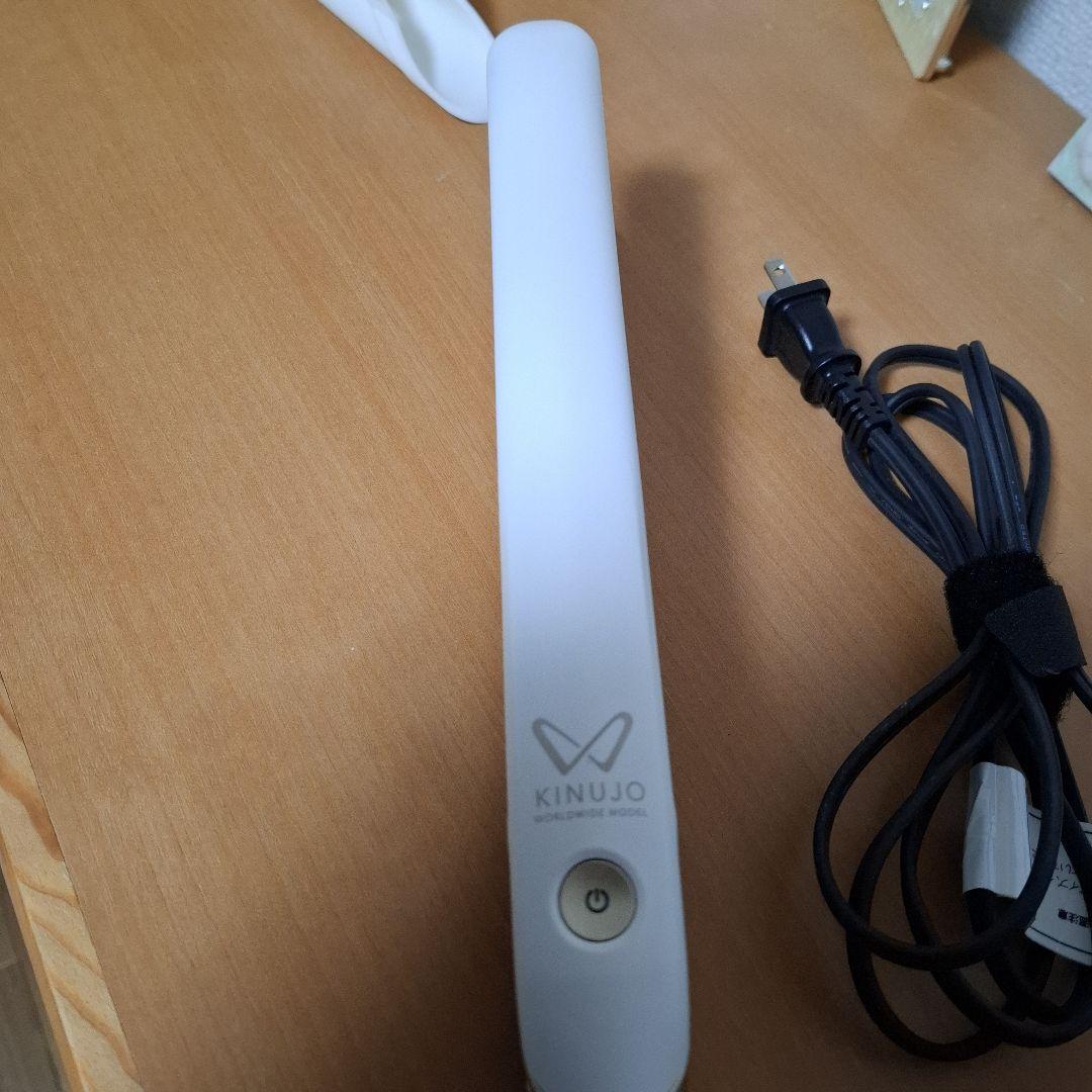 キヌジョ 　絹女　ヘアアイロン