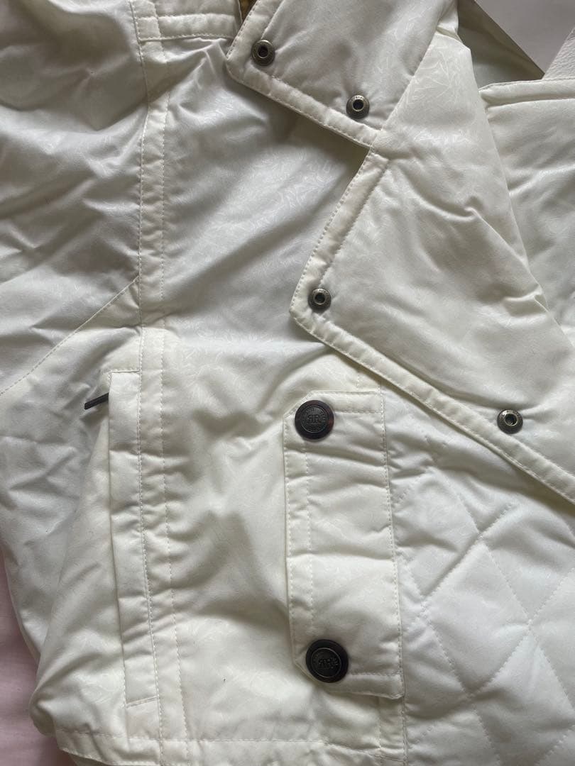 CERRUTIとcourregesのスキーウェア