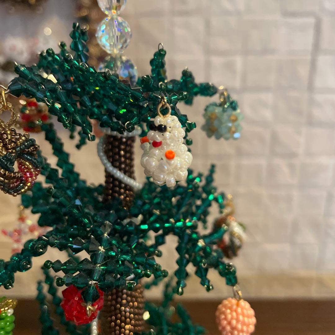 ＊ビーズとスワロフスキーのクリスマスツリー2個&サンタ３個&クマのリース＊