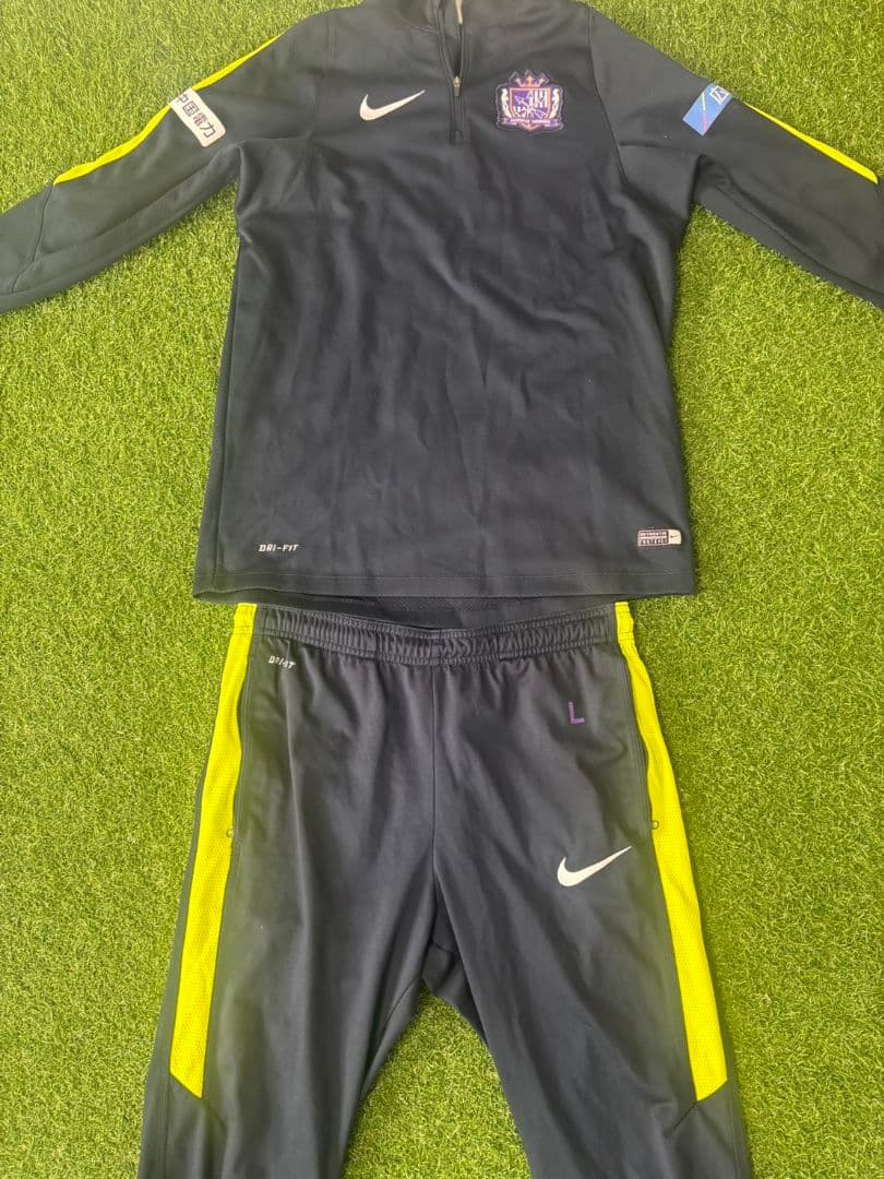 ②　選手支給品　上下　サンフレッチェ広島　非売品　七部丈　サンフレ