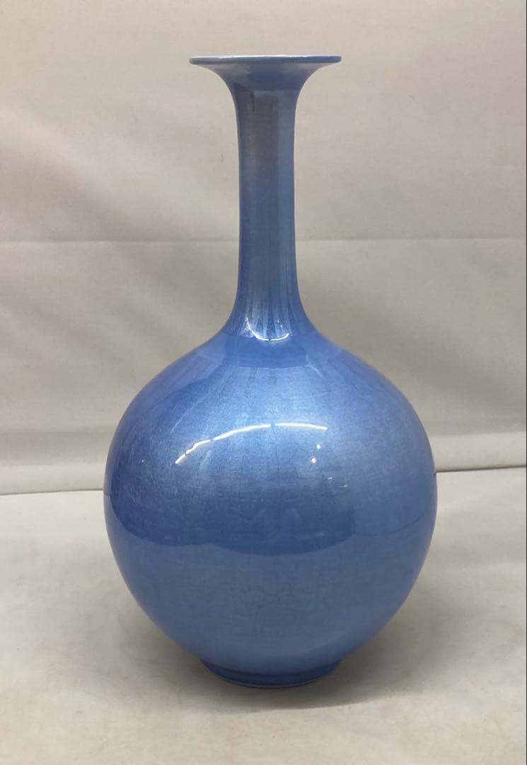 B474s「淡青釉裏銀彩 花入」中田一於作　共布共箱　九谷焼　師-3代徳田八十吉