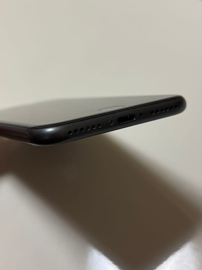 iPhone8 64GB SIMフリー iFaceケース付き