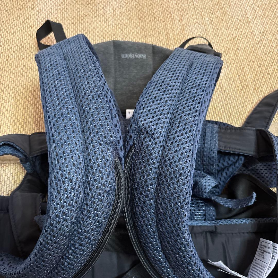 ほぼ未使用　ベビービョルン　ネイビー メッシュ 抱っこ紐