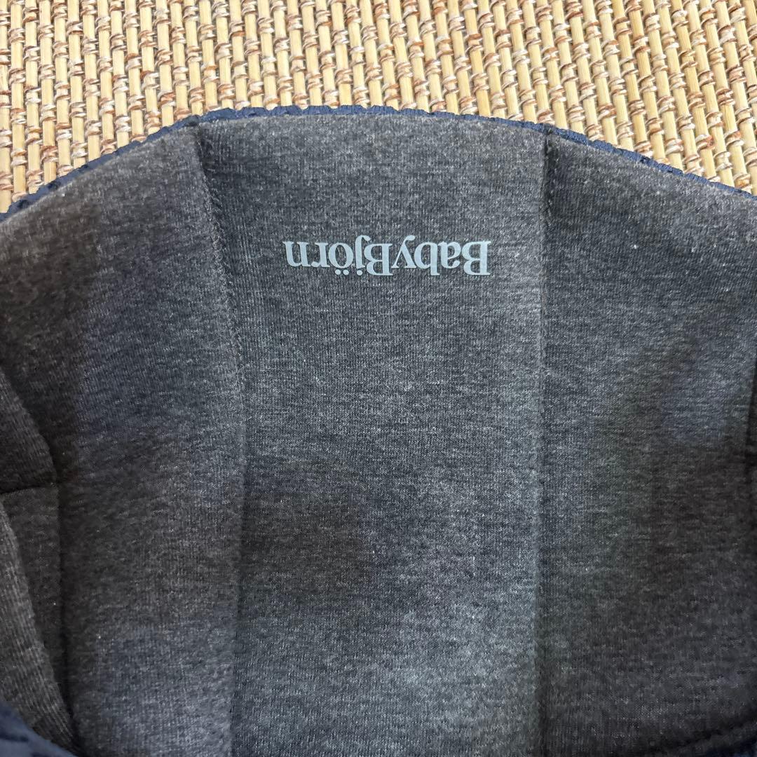 ほぼ未使用　ベビービョルン　ネイビー メッシュ 抱っこ紐