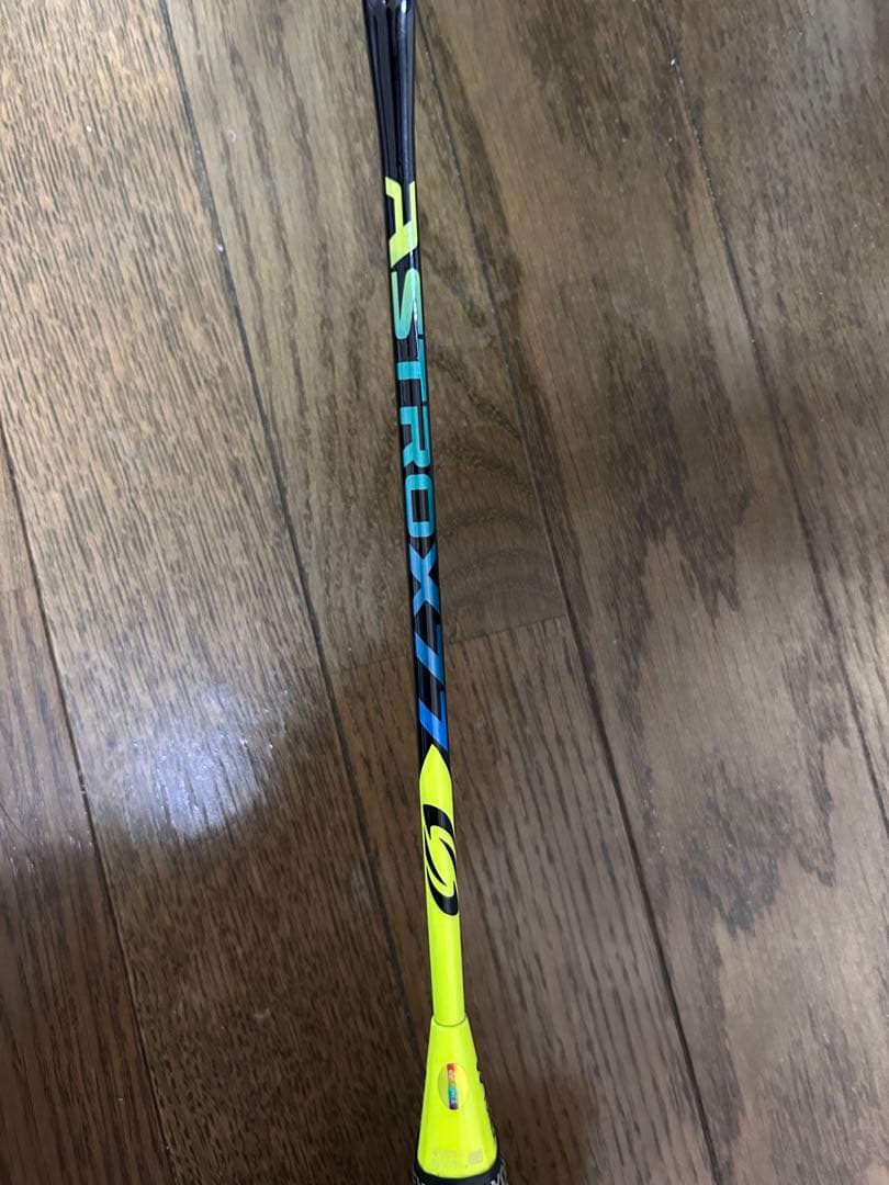 【廃盤 極美品】YONEX ASTROX77 4UG5 バドミントンラケット