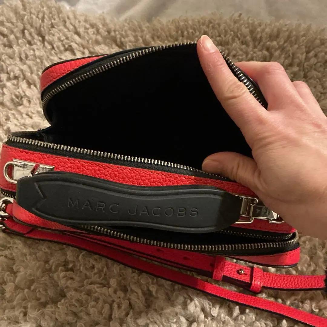 【美品】MARC JACOBS マークジェイコブス ショルダーバッグ　レッド
