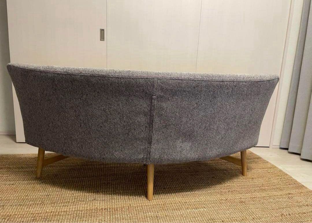 カーブ型ソファ　グレー