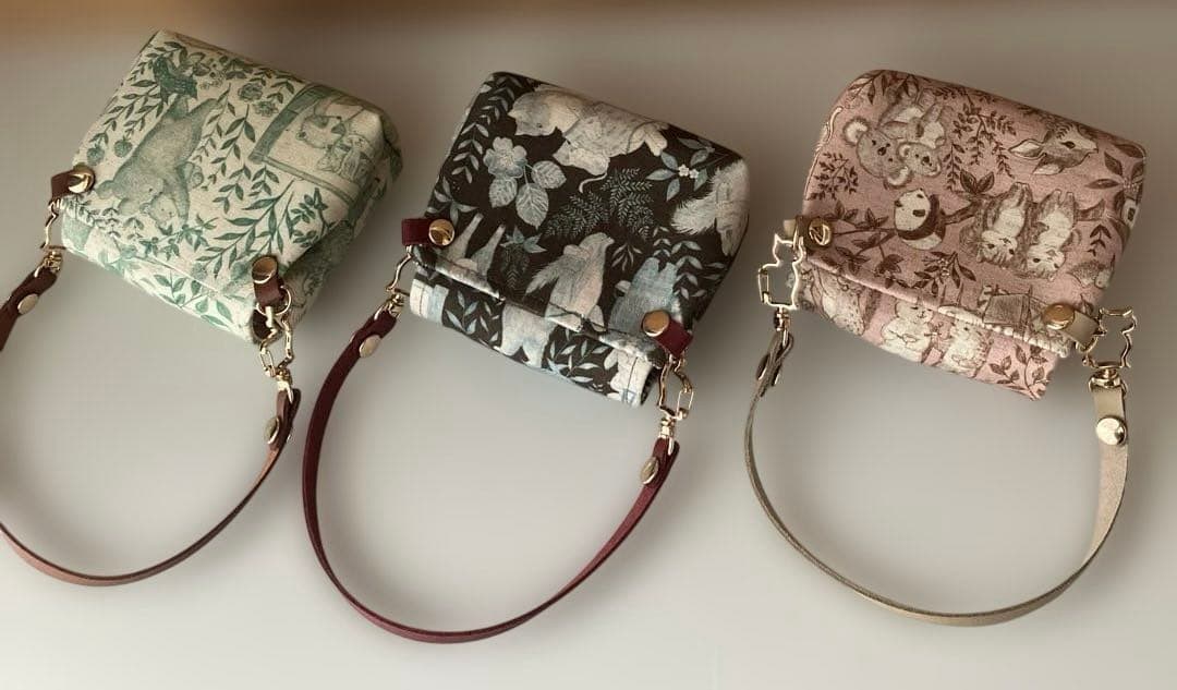 特大　ボストンバッグ　おとぎの国の猫と仲間たち