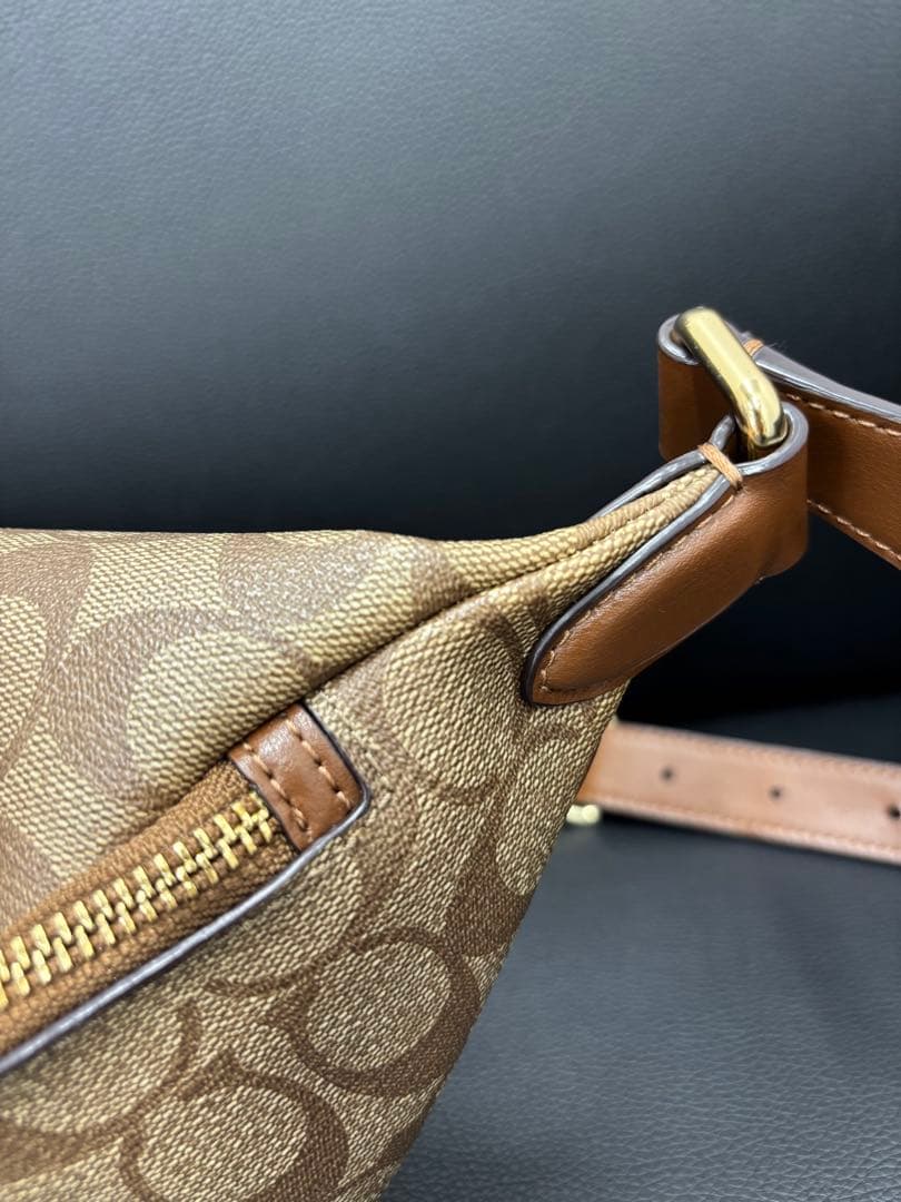 【美品】COACH ボディバッグ