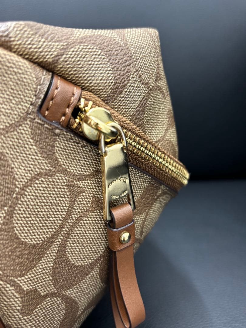【美品】COACH ボディバッグ