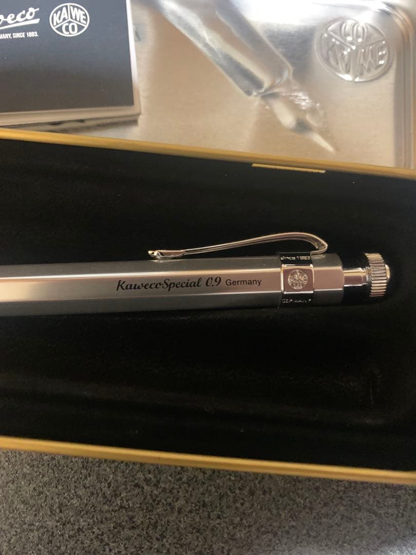 カヴェコスペシャル シャイニーシルバー 0.9mm 限定色