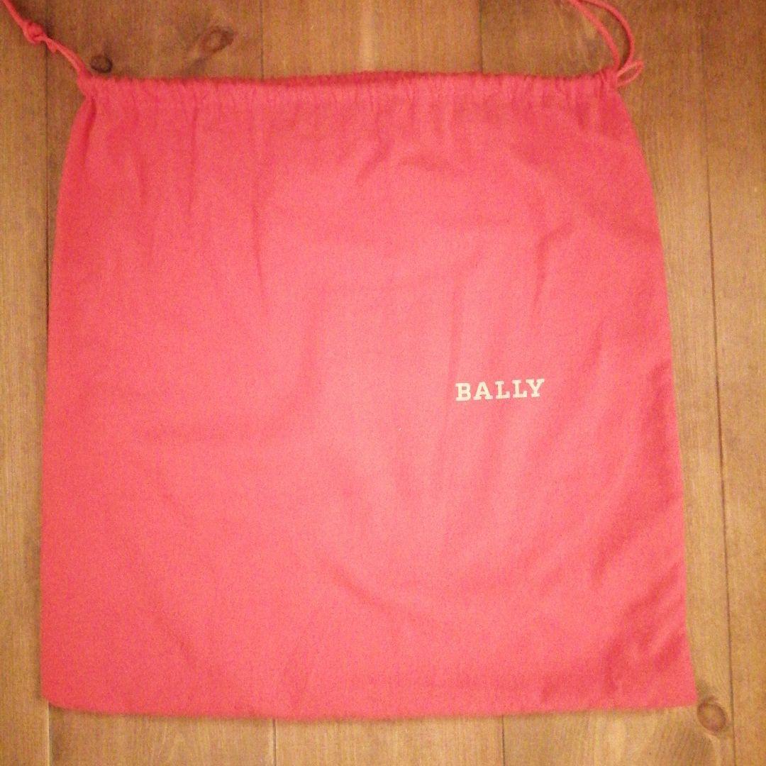 バリー　巾着型　ショルダーバッグ