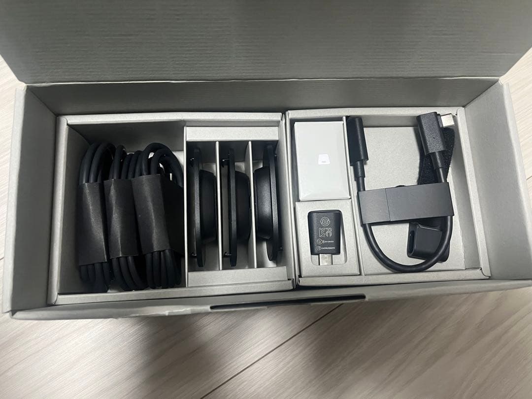 Vive Ultimate Tracker 3個＋ワイヤレスドングル1個