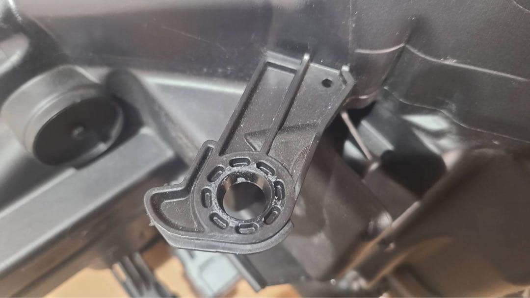 スバル フォレスター ヘッドライト 右側用