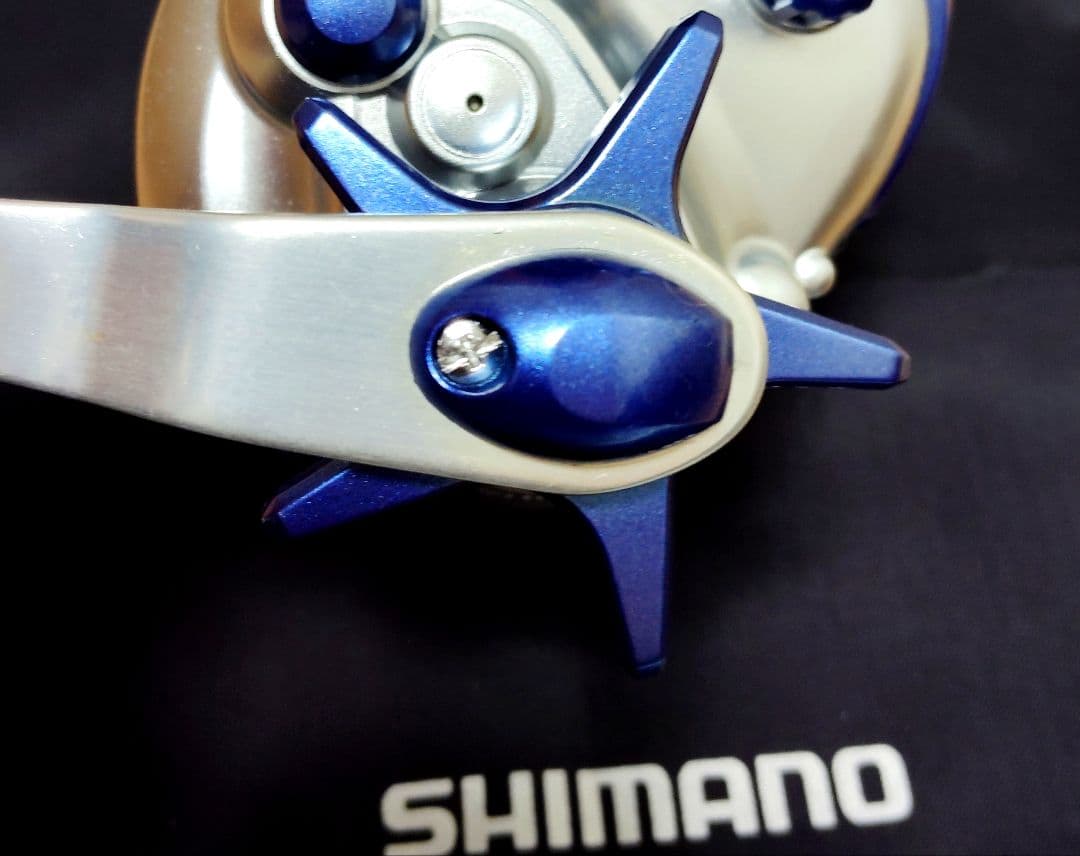 電動リール シマノ 電動丸 3000H 未使用なのでピカピカです。