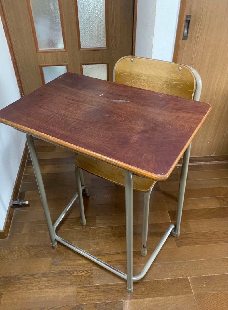 昭和レトロ　学校机とイスセット⓶