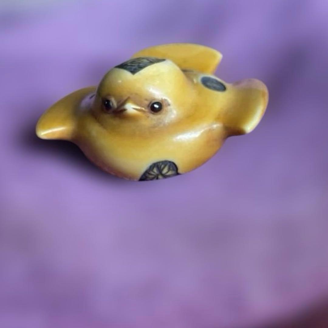 鳥型根付　　時代　　彫刻　骨董　古道具　　緒締　約4✖️4センチ