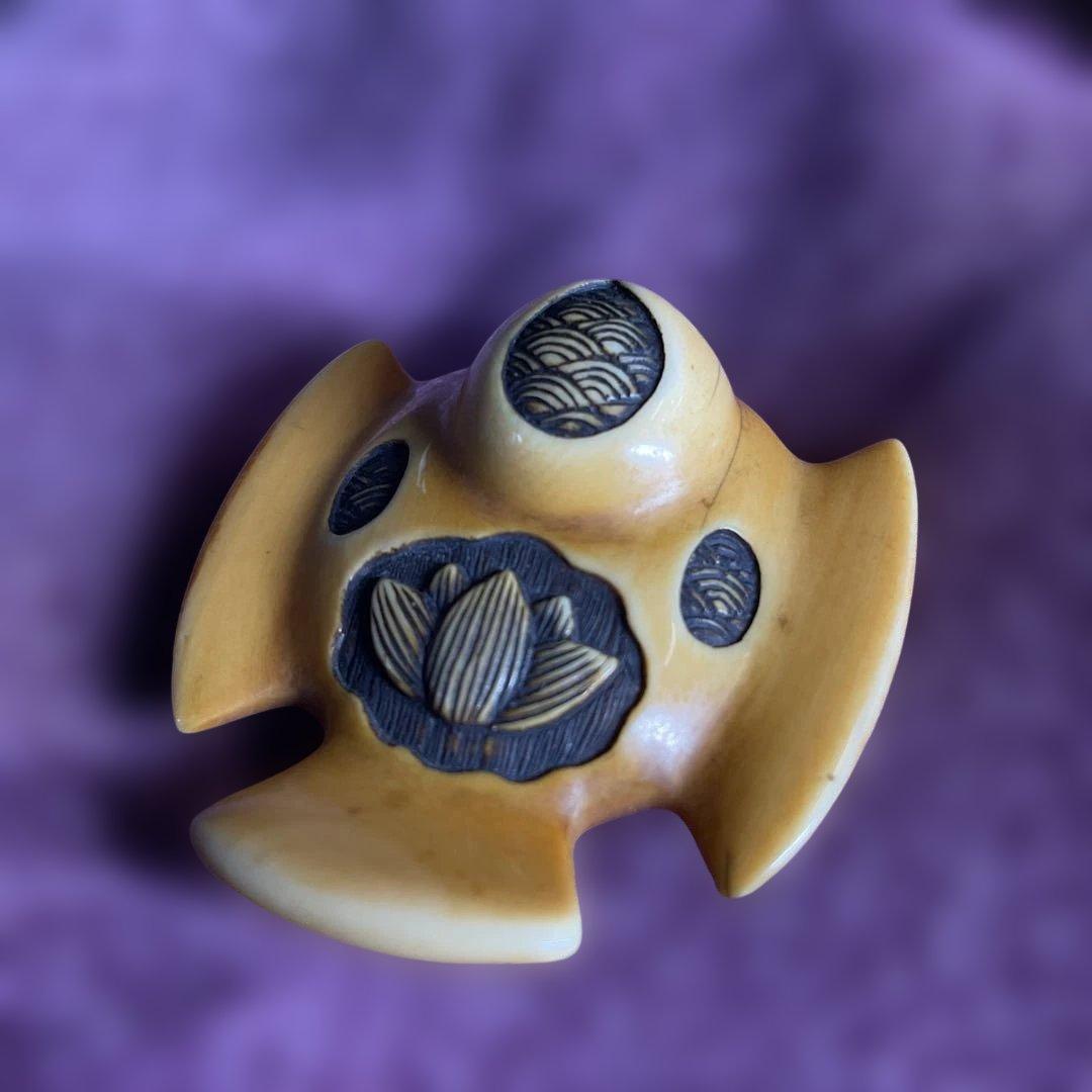 鳥型根付　　時代　　彫刻　骨董　古道具　　緒締　約4✖️4センチ