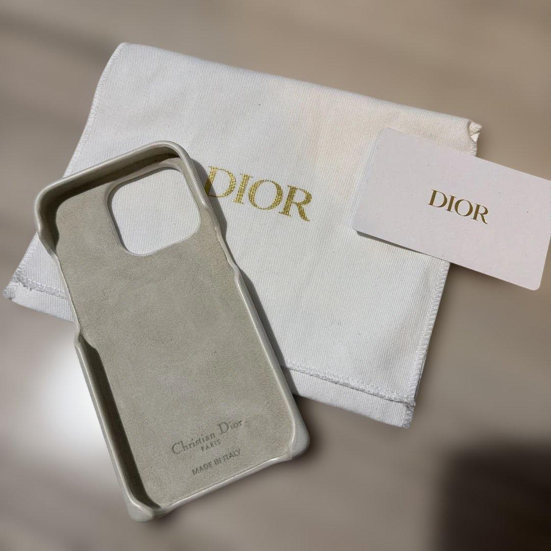 Dior ホワイトレザー iPhoneケース　15pro