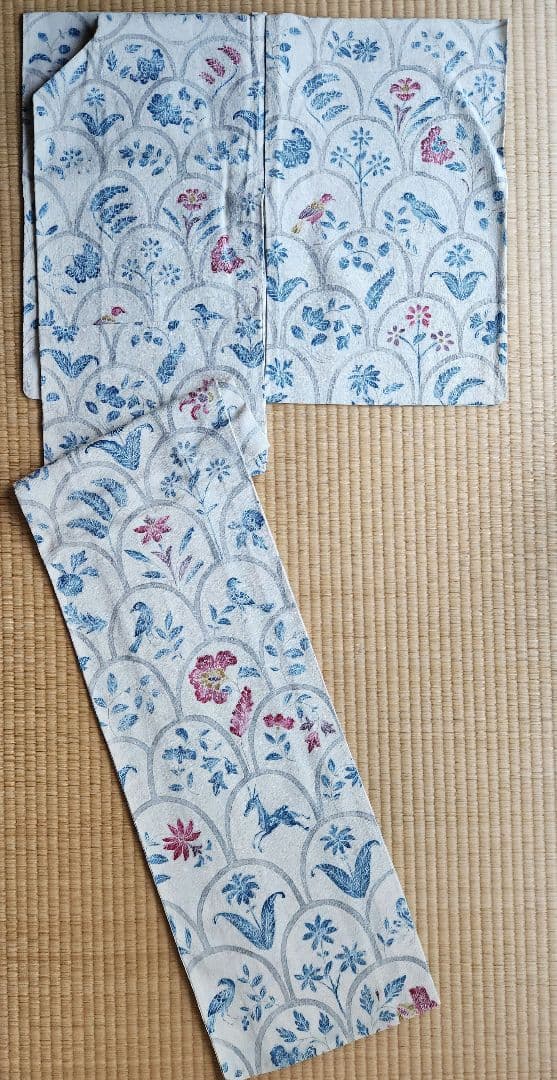 東雲ちりめん単衣　青海波に草花、鹿、鳥　付け下げ小紋　状態良好