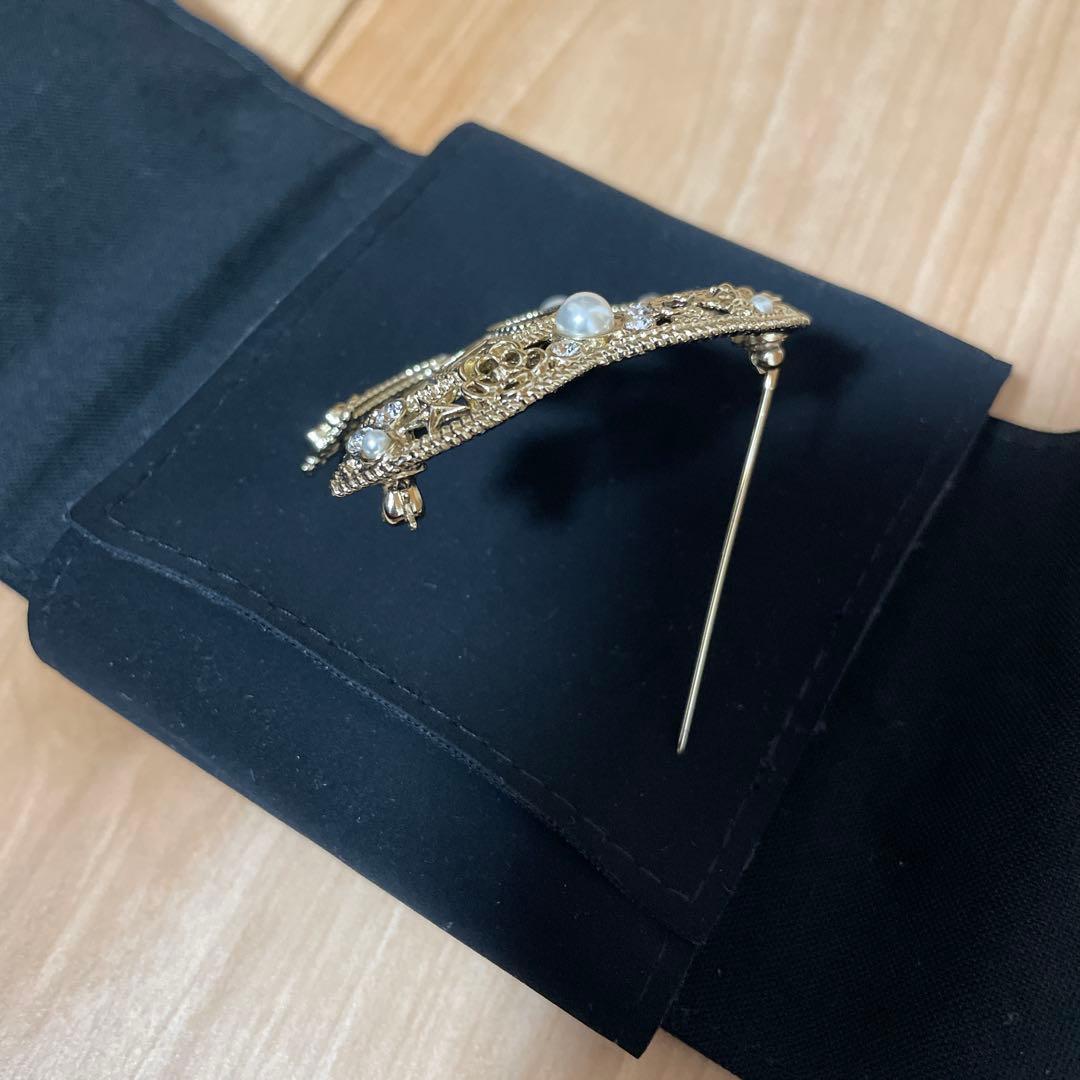 CHANEL ゴールドブローチ パール付き