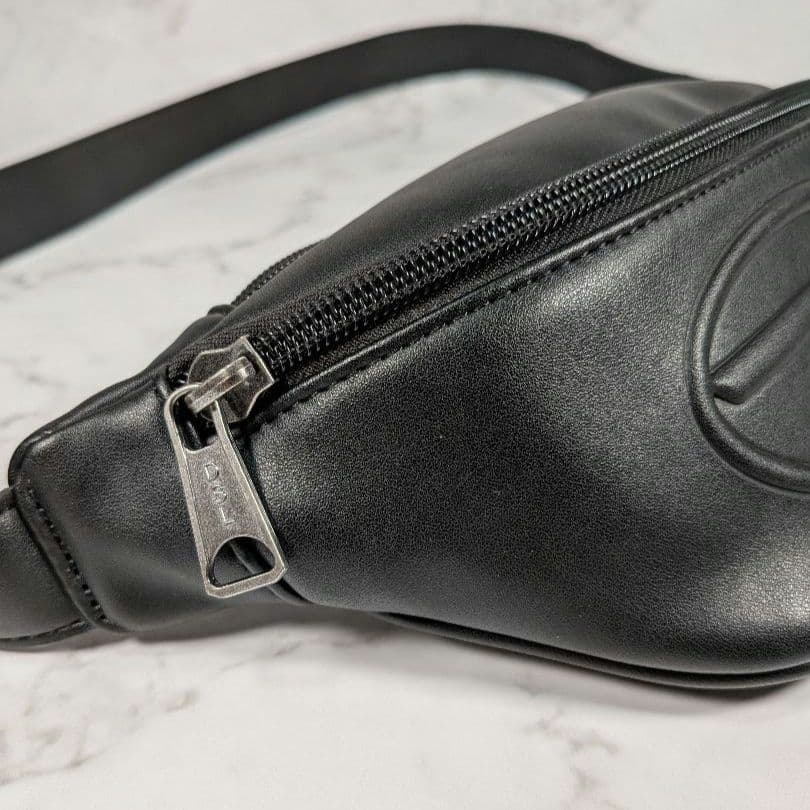 DIESEL ディーゼル エンボスDロゴ ウエストバッグ ボディバッグ 黒