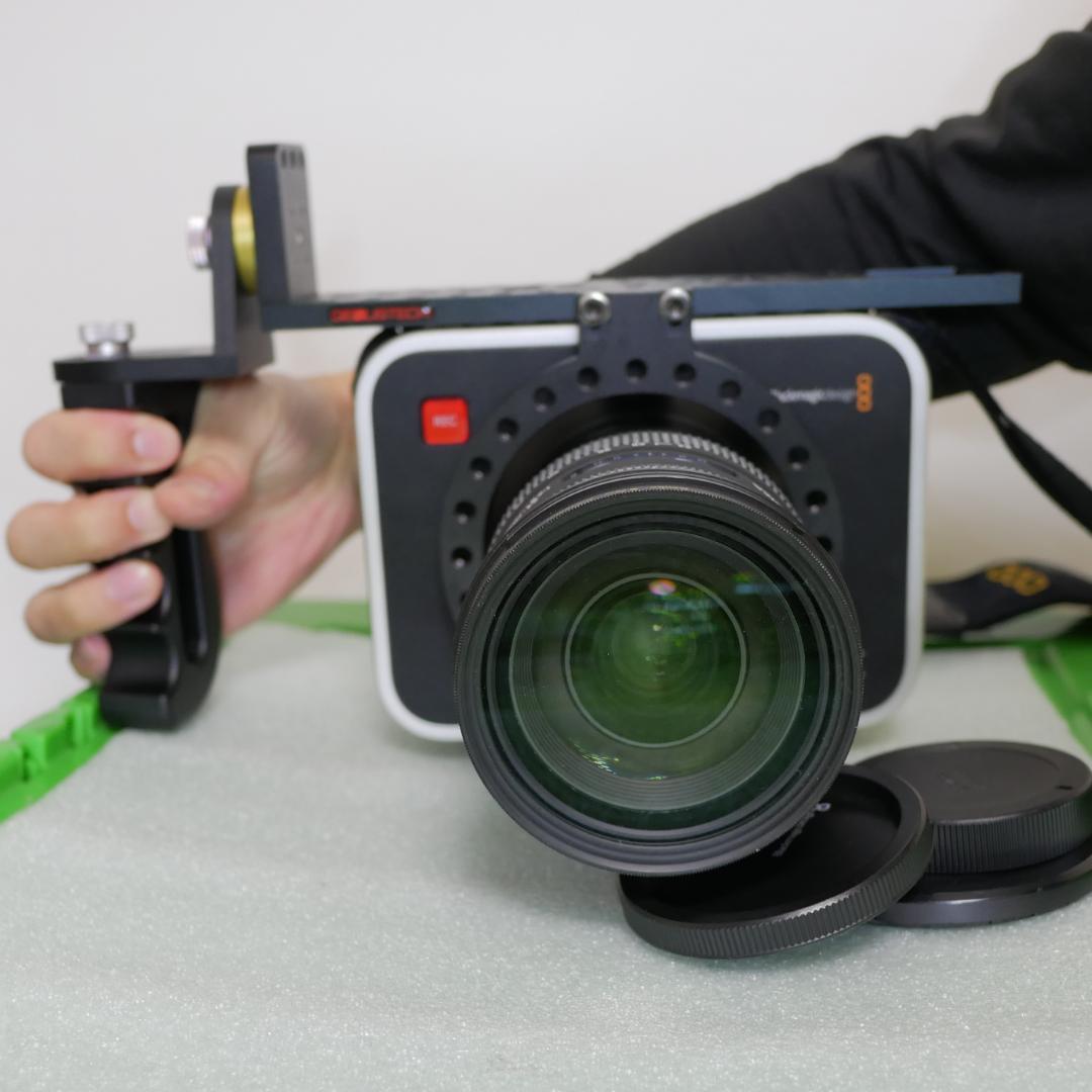 ビデオカメラ BMPC4K and GeniusRigCameraRig