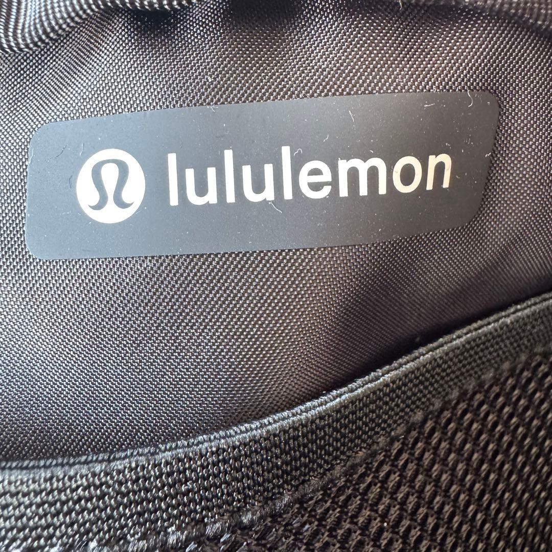 新品未使用✨レア！日本未発売 ルルレモン ロゴベルトバッグ 1L